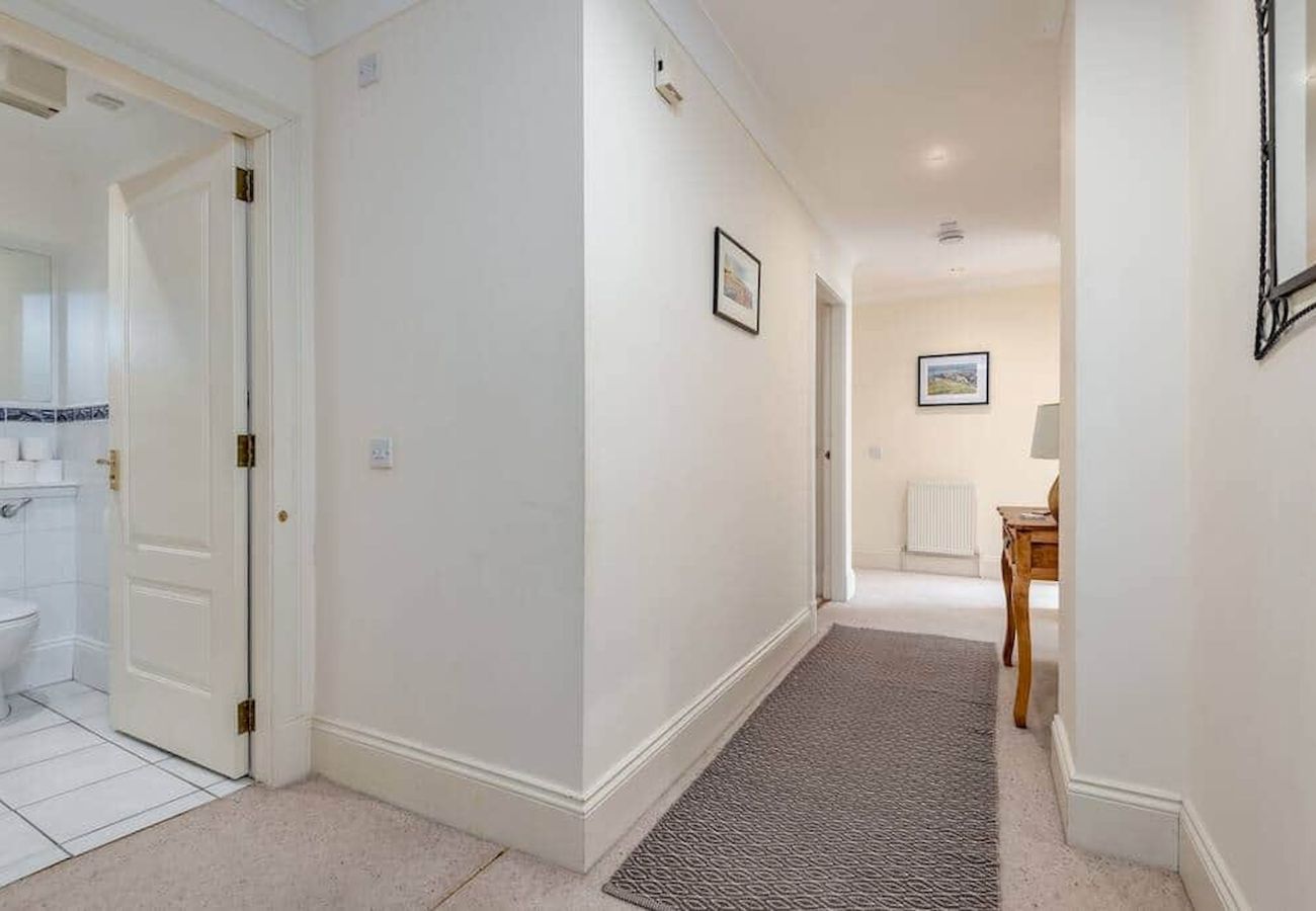 Apartment in St Andrews - Flat 2 Southgait Hall - Central 2 Bed Apt with Par