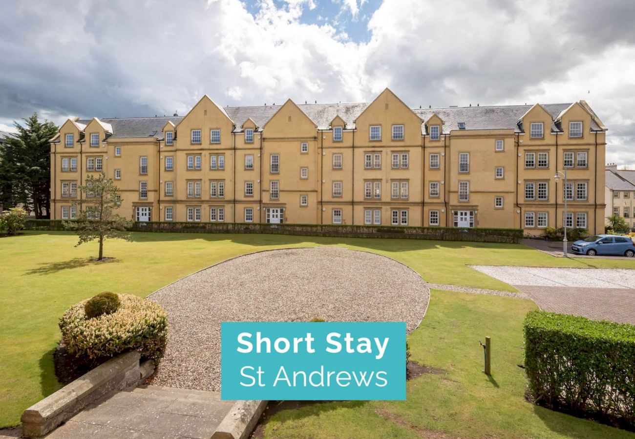 Apartment in St Andrews - Adamson Court | Central | Free Parking