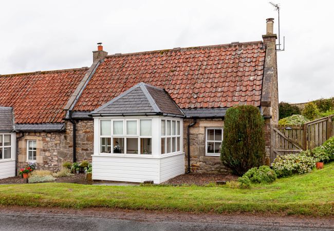 Cottage in Kincaple - The Neuk | 4 miles to St Andrews