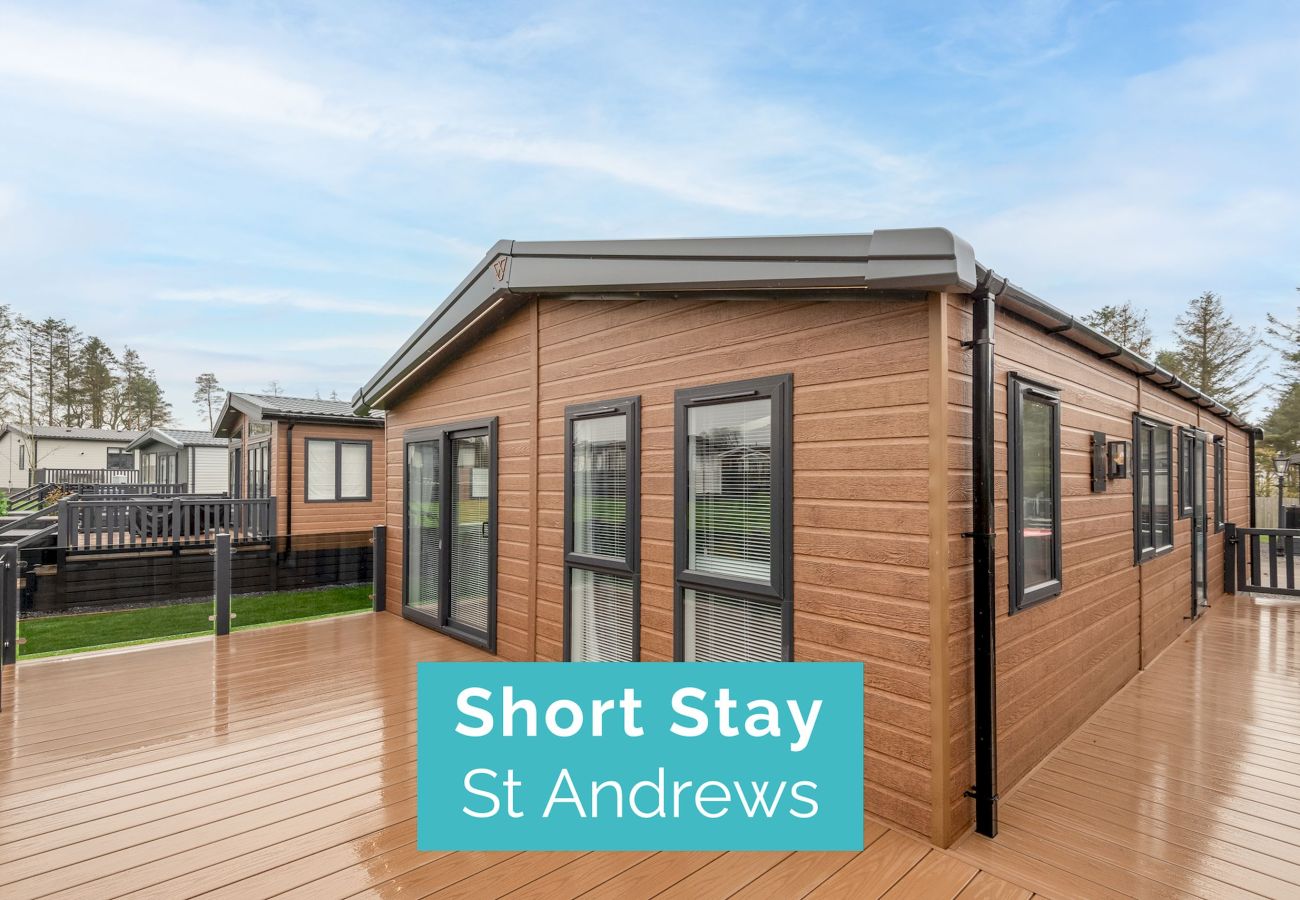 Lodge in St Andrews, Cameron at Stewart's Resort. Pet friendly with hot tub and sleeps 6