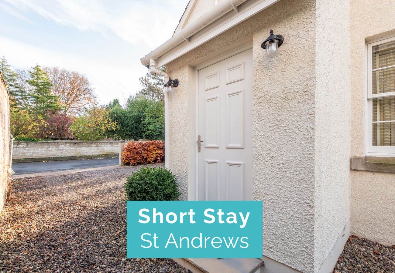 House in St Andrews - Windmill Room St Andrews | Close to the Old Cou