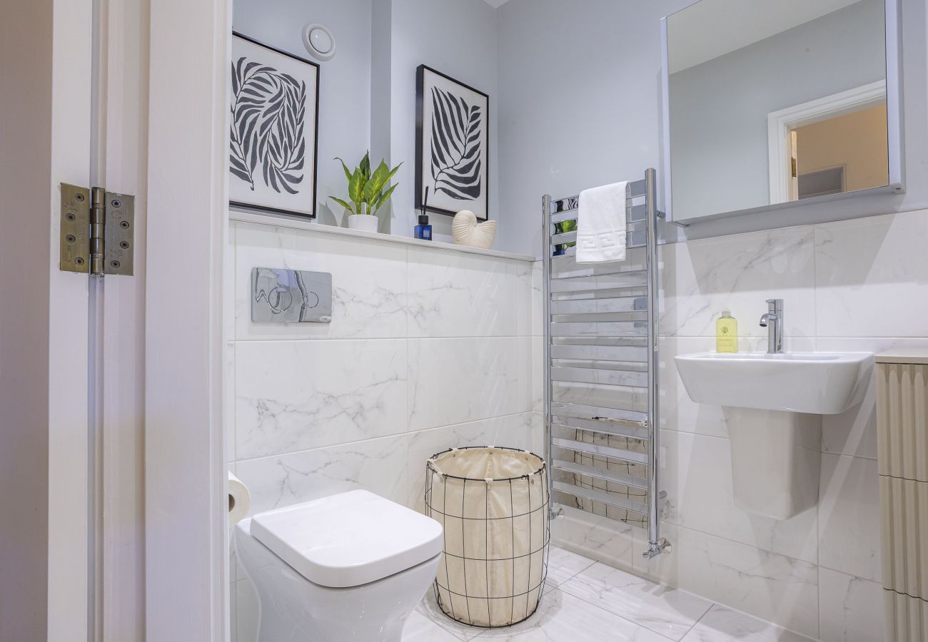 Apartment in St Andrews - Skye Sands | Westview House - 3 Bedrooms - Central