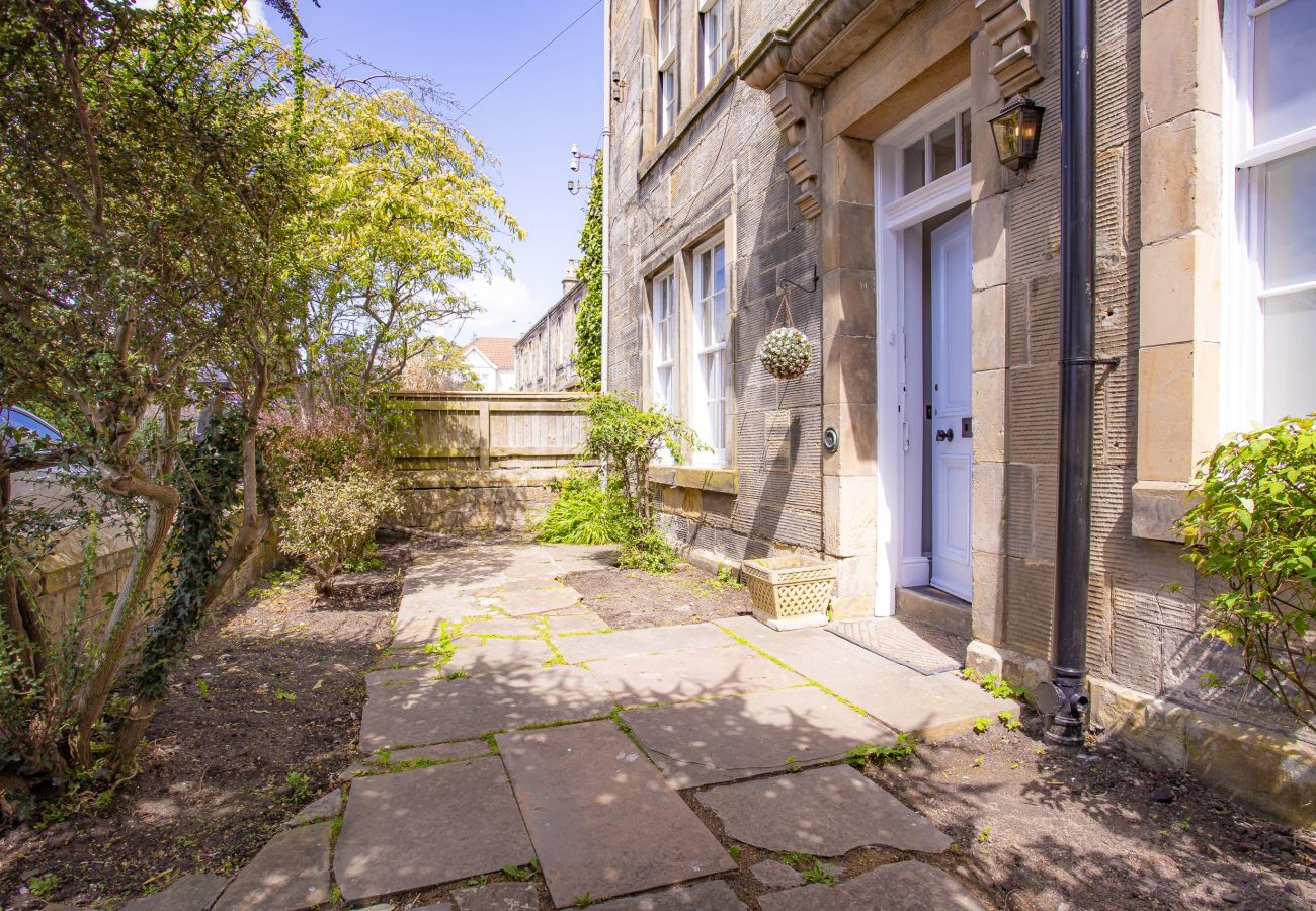Apartment in St Andrews - Skye Sands | Westview House - 3 Bedrooms - Central