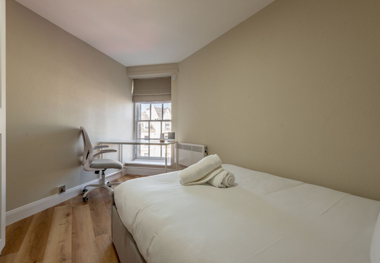 Apartment in St Andrews - Market Street Apartment (86E)
