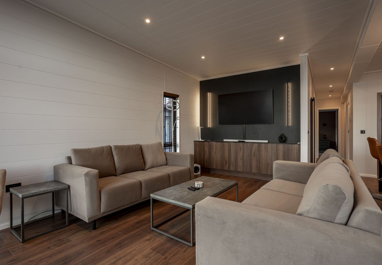 Mobile home in St Andrews - Lodge No 147 | Stewarts Resort Cameron