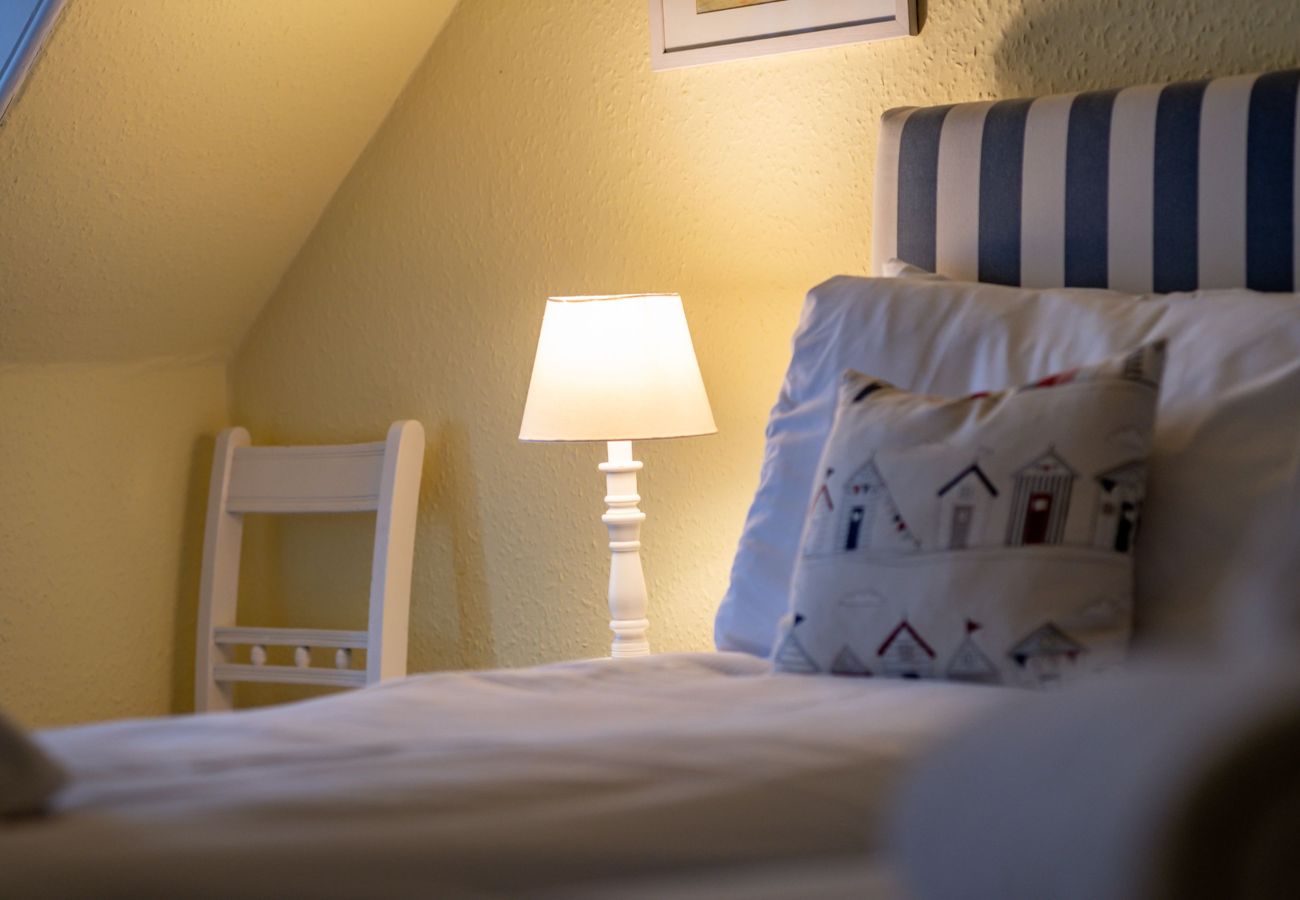 House in Elie - Ampersand