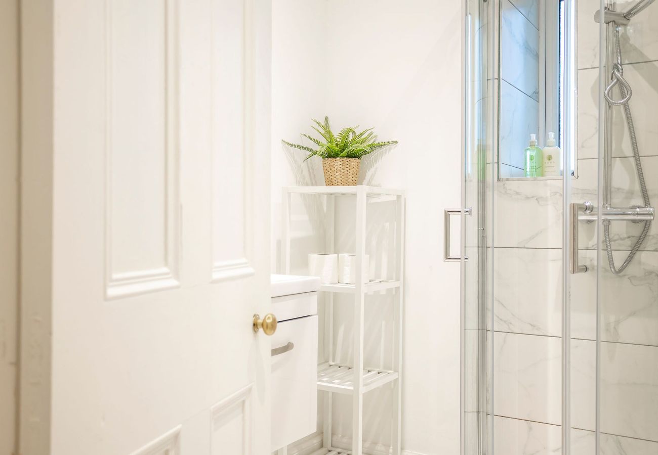 House in Elie - The Lodge House | By Elie