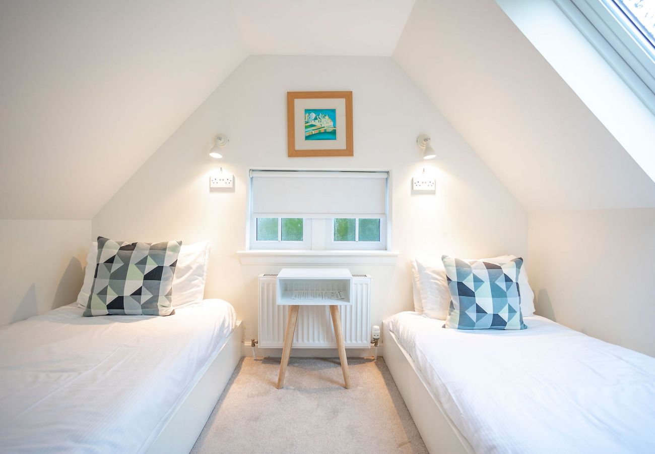 House in Elie - The Lodge House | By Elie