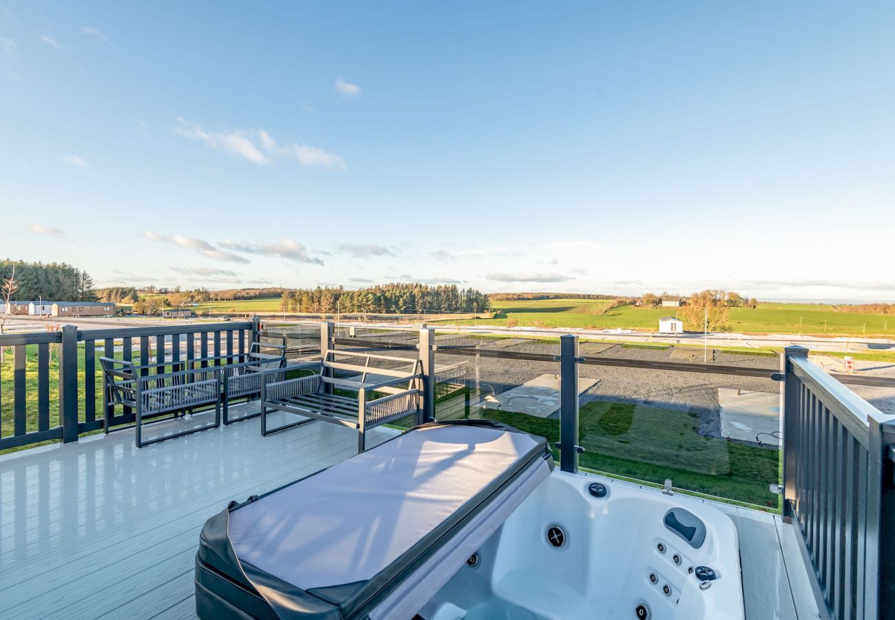 Mobile home in Cameron - Lodge No 133 | Hot Tub | Stewart's Resort Cameron