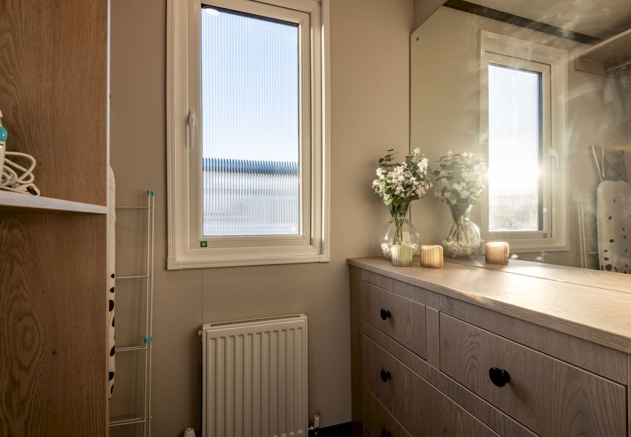 Mobile home in Cameron - Lodge No 133 | Hot Tub | Stewart's Resort Cameron