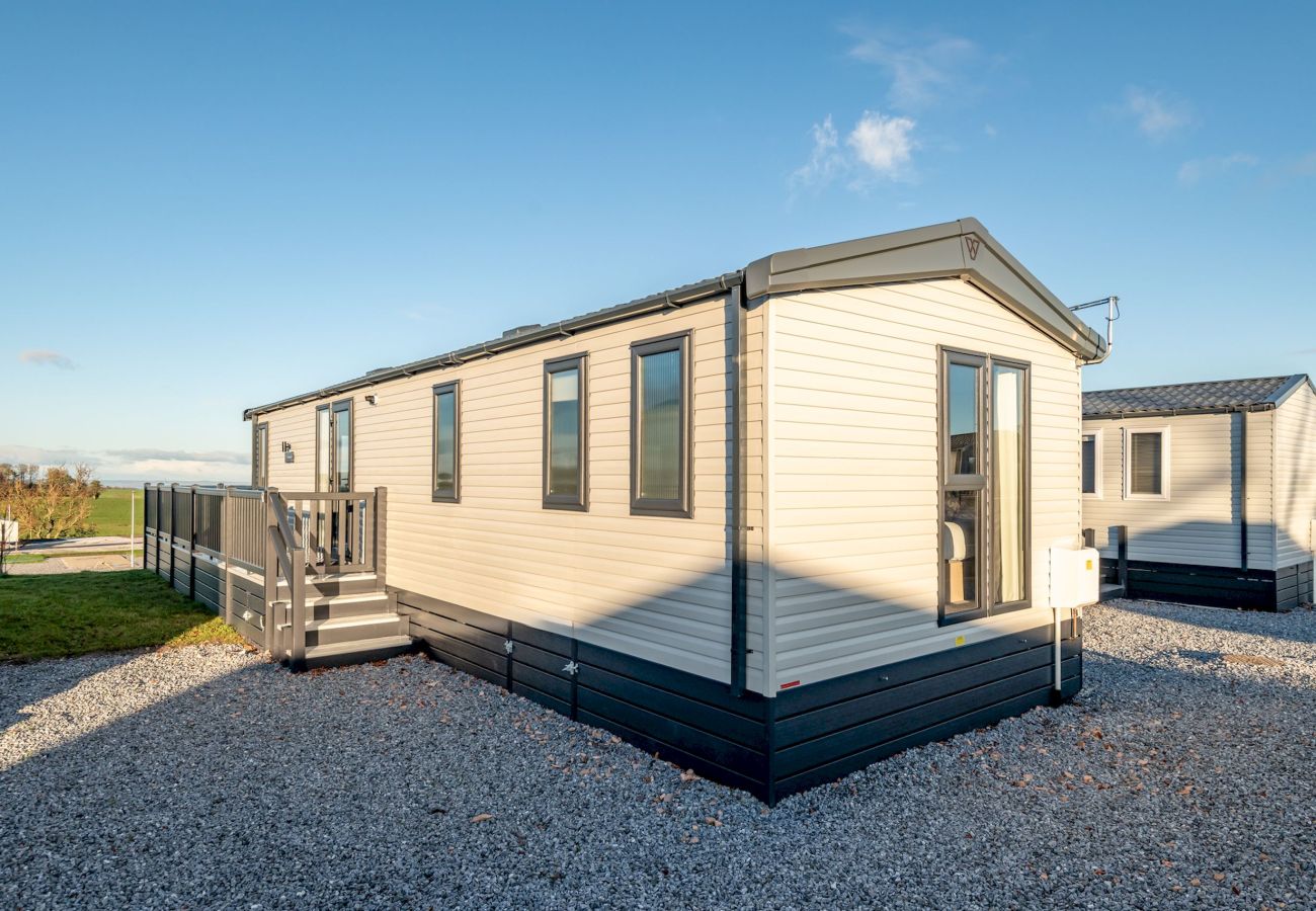 Mobile home in Cameron - Lodge No 133 | Hot Tub | Stewart's Resort Cameron