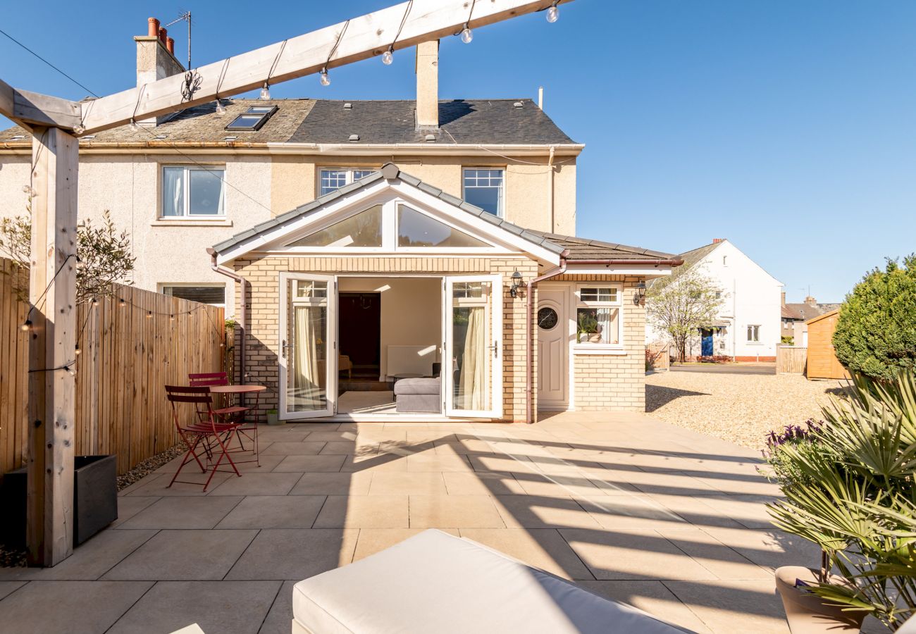 House in St Andrews - Auld Burn Road (No 2)