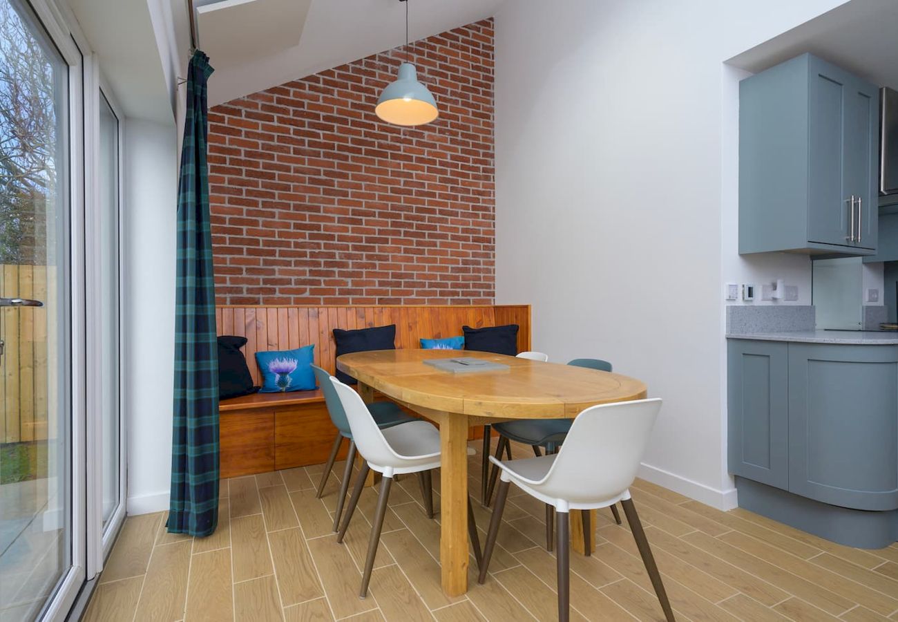 House in Crail - Golfers Haven Links Cottage